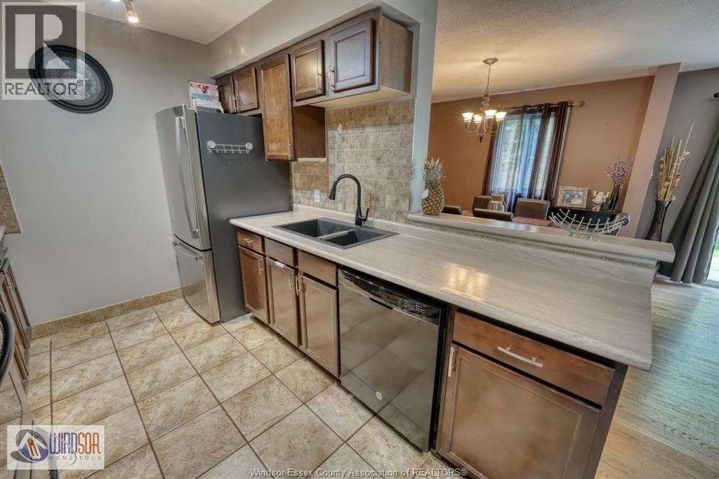 1277 Cardinal Crescent, Tecumseh, Ontario  N8N 4V1 - Photo 7 - 26018227