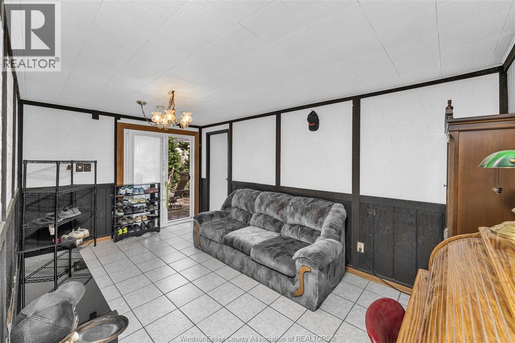 1664 Greenview Crescent, Windsor, Ontario  N9C 2E9 - Photo 10 - 26018216