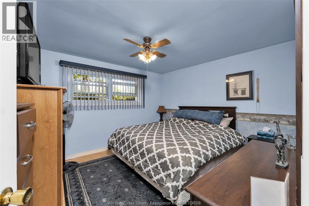 1664 Greenview Crescent, Windsor, Ontario  N9C 2E9 - Photo 11 - 26018216