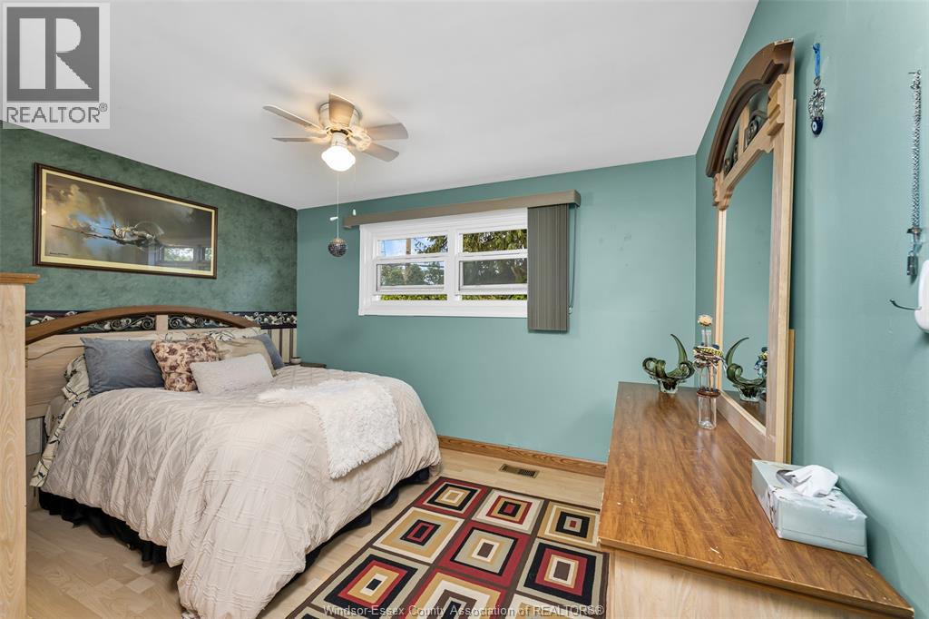 1664 Greenview Crescent, Windsor, Ontario  N9C 2E9 - Photo 12 - 26018216
