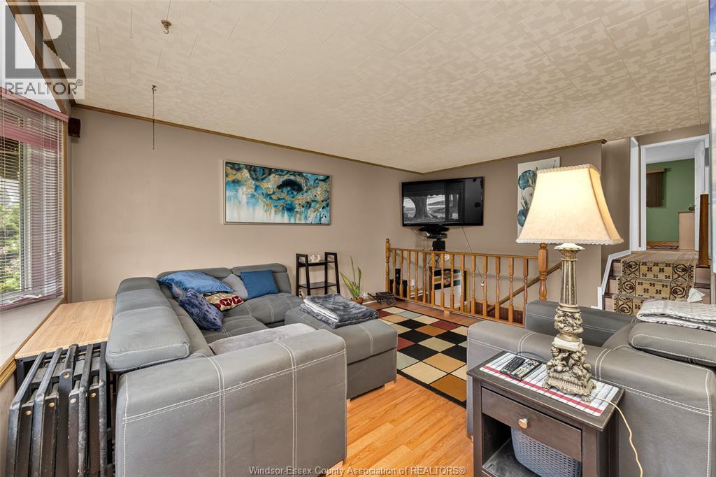 1664 Greenview Crescent, Windsor, Ontario  N9C 2E9 - Photo 6 - 26018216