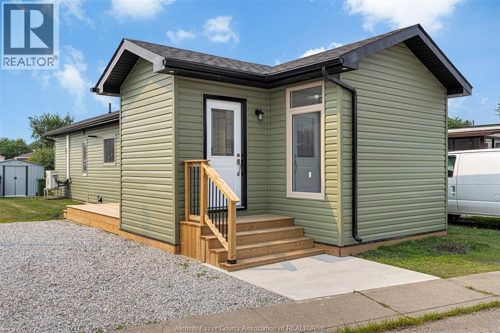 77 Julie Lane, Lakeshore, Ontario  N8N 2V2 - Photo 1 - 26018252