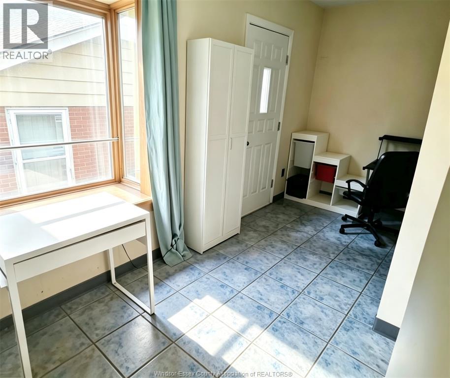 3016 Peter, Windsor, Ontario  N9C 1H1 - Photo 2 - 26018248