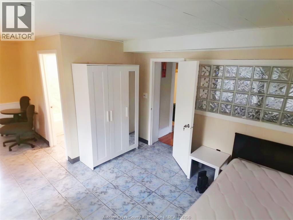 3016 Peter, Windsor, Ontario  N9C 1H1 - Photo 3 - 26018248