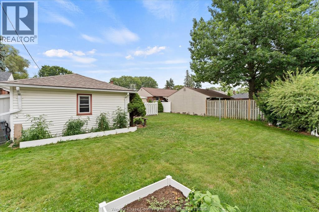 1003 Isabelle Place, Windsor, Ontario  N8S 2B3 - Photo 37 - 26018100