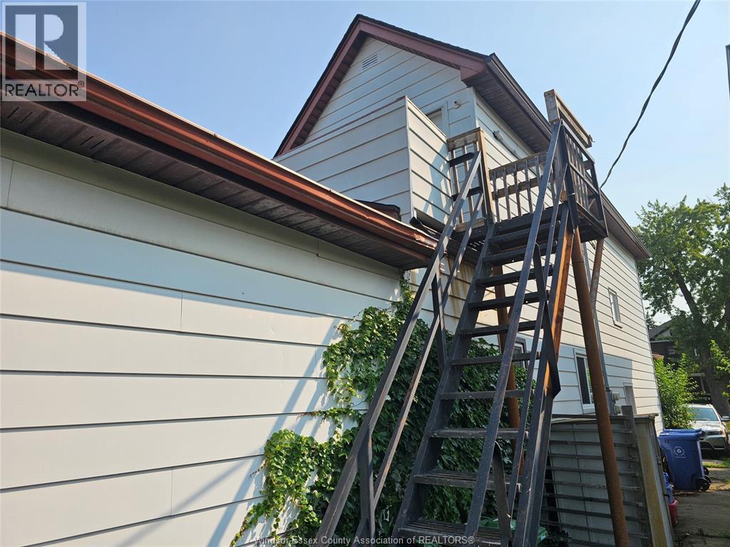 1143 Langlois, Windsor, Ontario  N9A 2H4 - Photo 2 - 26018300