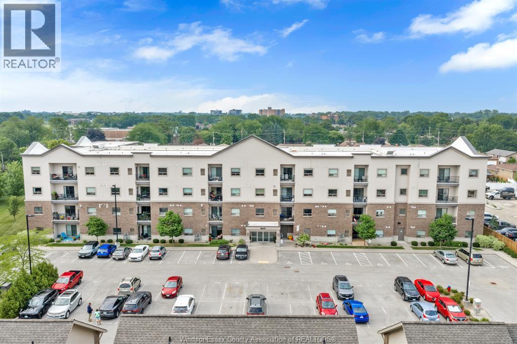 8475 WYANDOTTE East Unit# 402, Windsor, Ontario