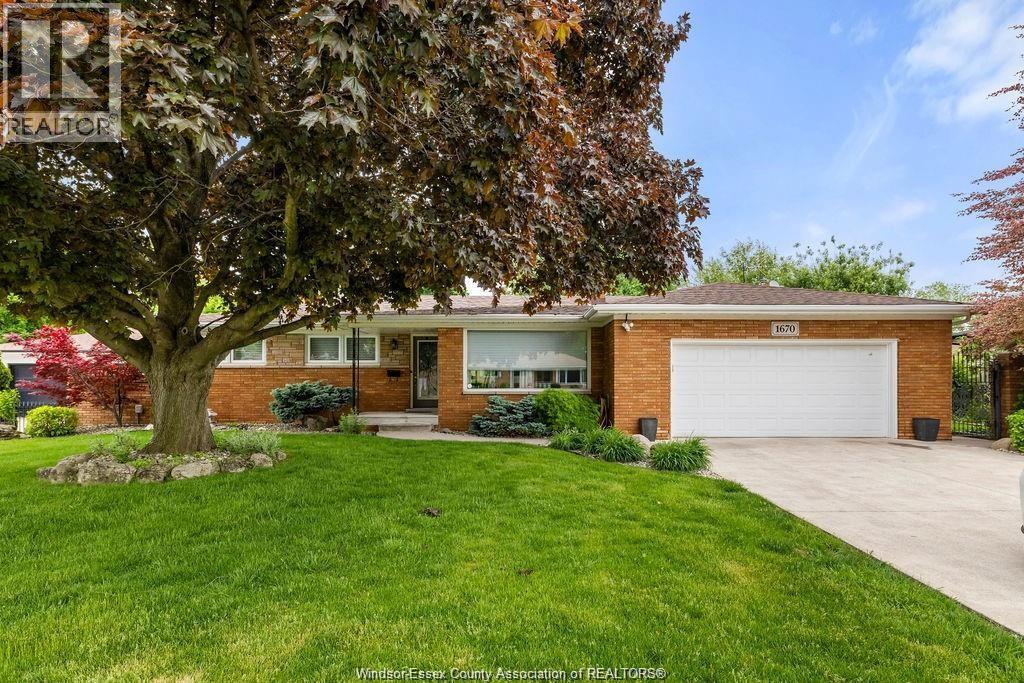 1670 Campbell Avenue, Windsor, Ontario  N9B 2K6 - Photo 1 - 26018302