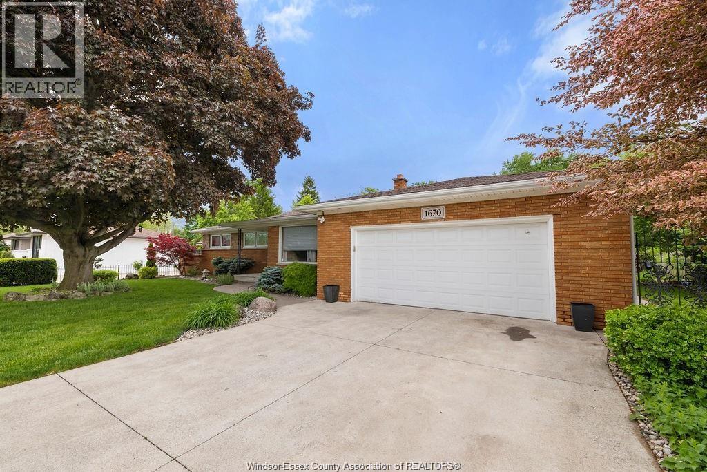 1670 Campbell Avenue, Windsor, Ontario  N9B 2K6 - Photo 3 - 26018302