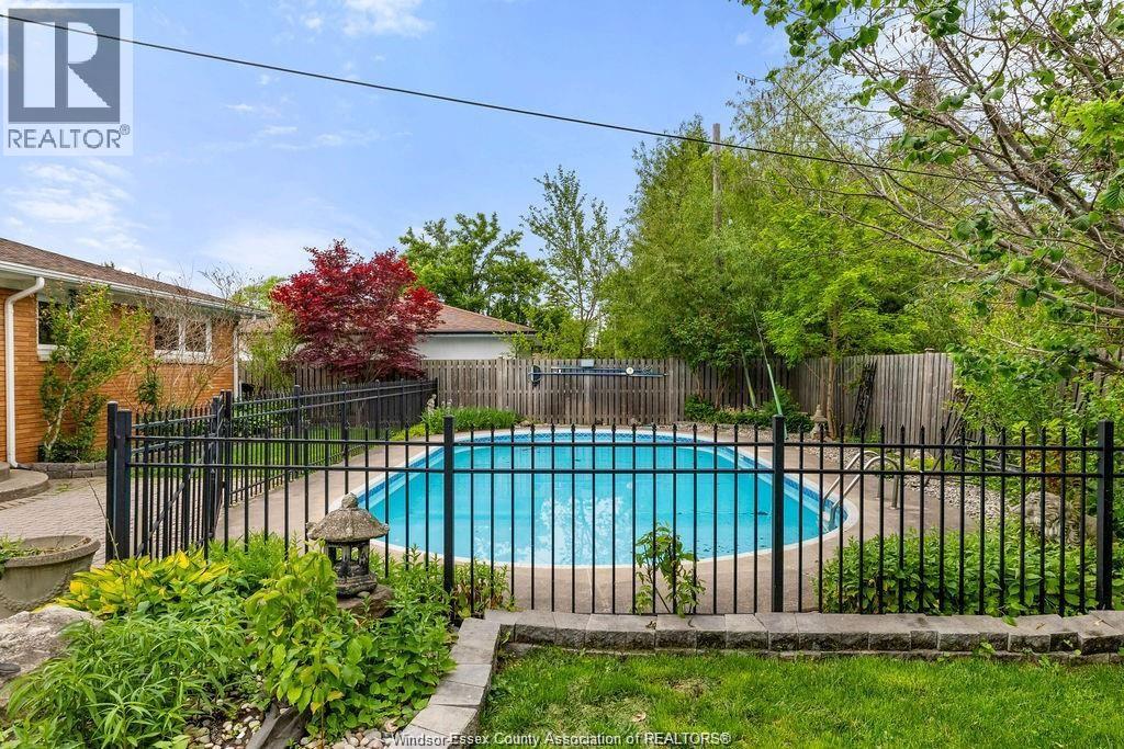 1670 Campbell Avenue, Windsor, Ontario  N9B 2K6 - Photo 4 - 26018302