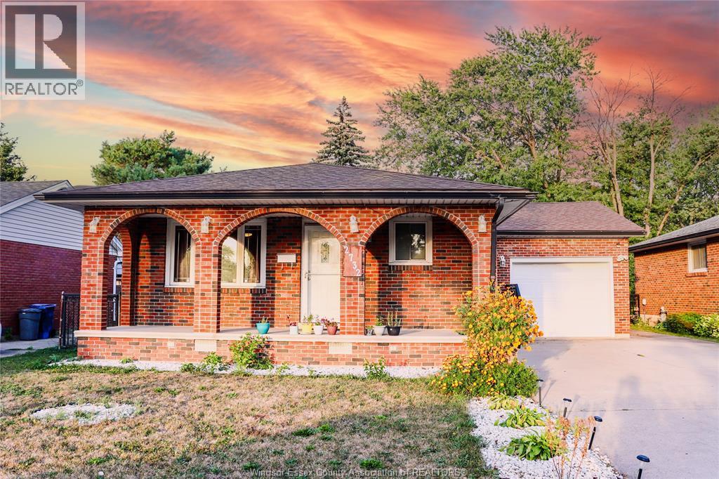 2732 Armstrong Avenue, Windsor, Ontario  N8T 2G4 - Photo 1 - 26018322