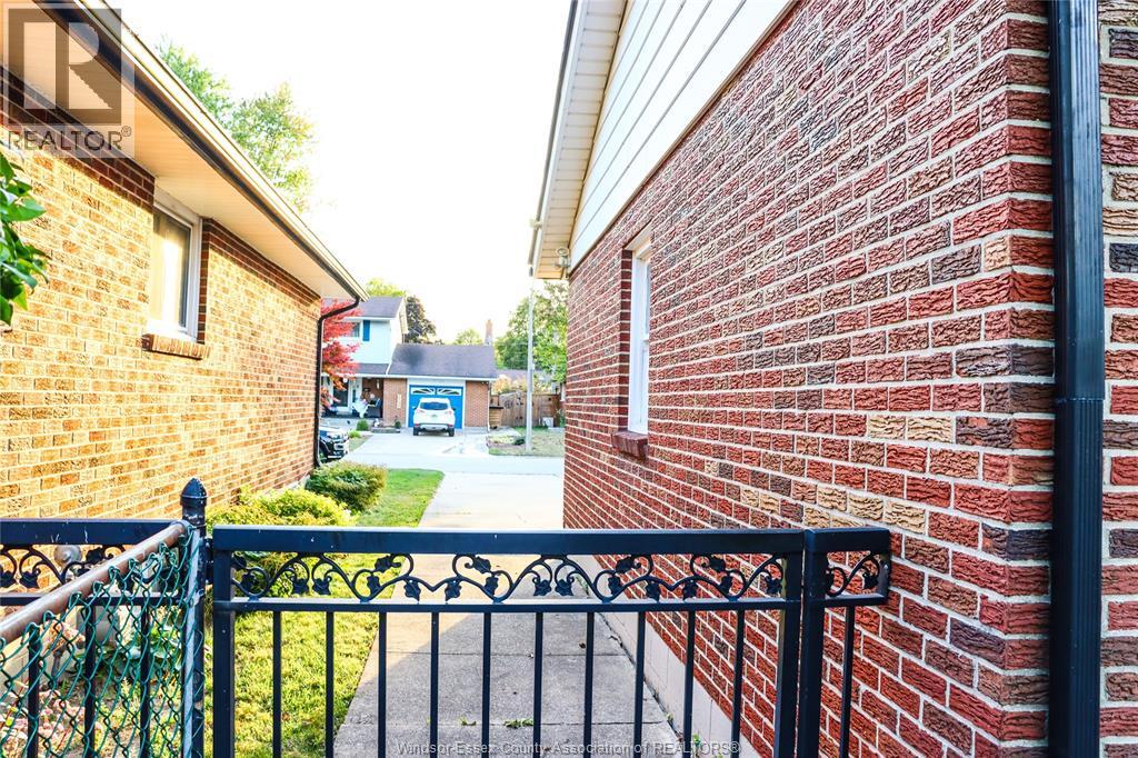 2732 Armstrong Avenue, Windsor, Ontario  N8T 2G4 - Photo 27 - 26018322