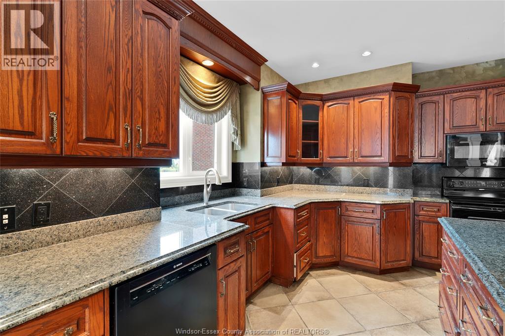 1585 Stoneybrook Crescent, Windsor, Ontario  N9G 2Z4 - Photo 14 - 26018331