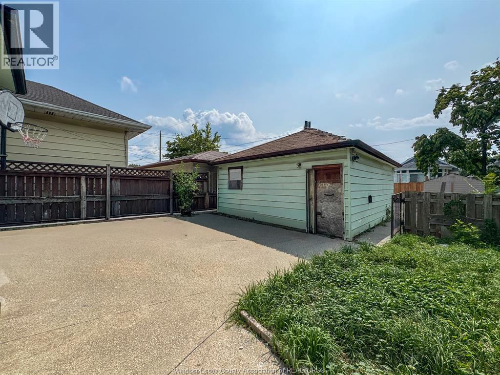 1037 Howard Avenue, Windsor, Ontario  N9A 1S6 - Photo 19 - 26018323