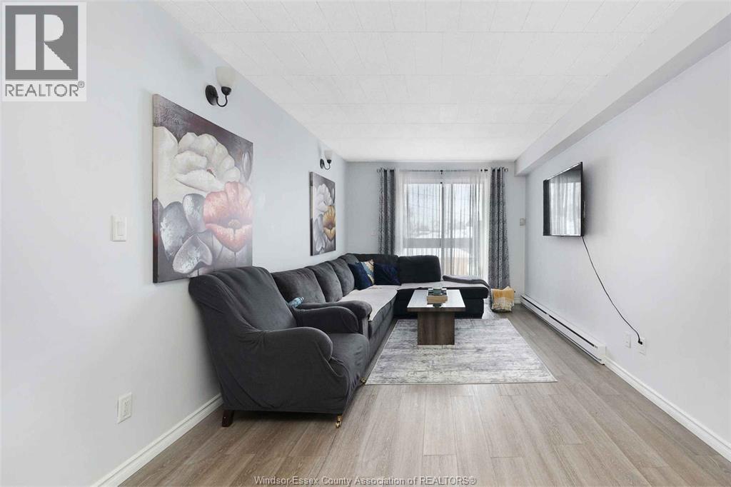 995 Elsmere, Windsor, Ontario  N9A 2A8 - Photo 9 - 26018350