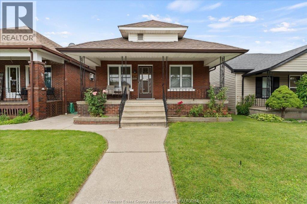 1663 Elsmere, Windsor, Ontario  N8X 4H5 - Photo 1 - 26018352