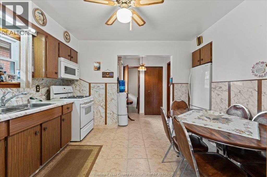 1663 Elsmere, Windsor, Ontario  N8X 4H5 - Photo 10 - 26018352