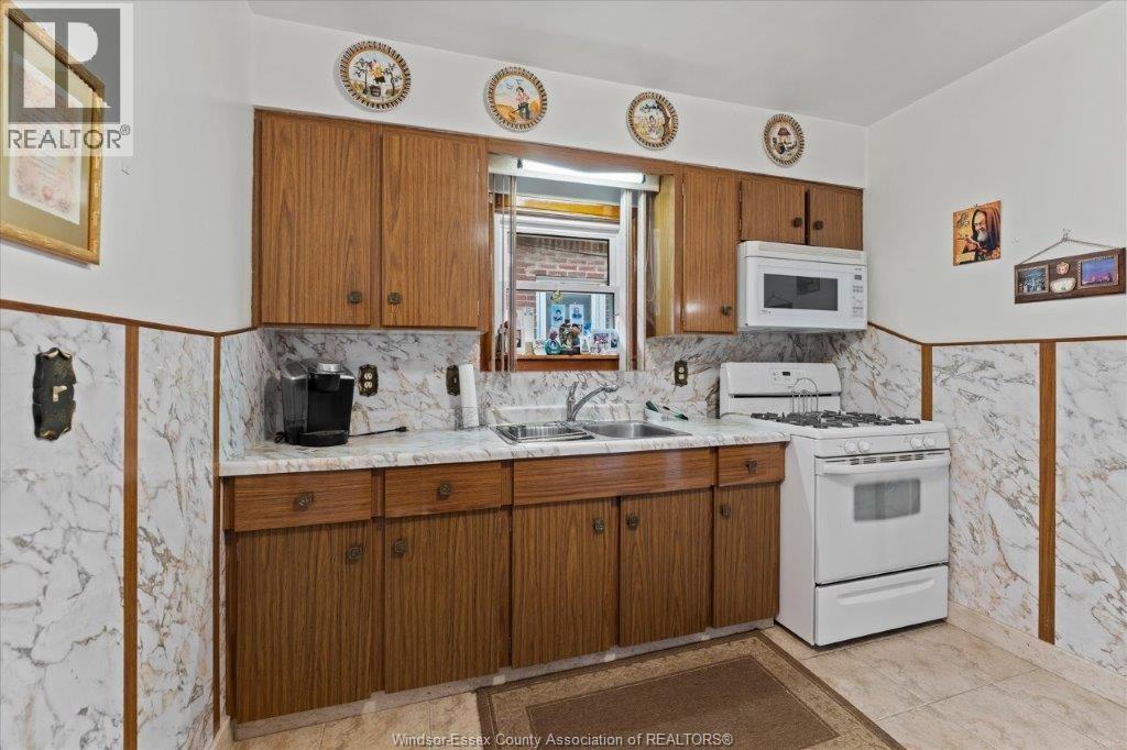 1663 Elsmere, Windsor, Ontario  N8X 4H5 - Photo 11 - 26018352