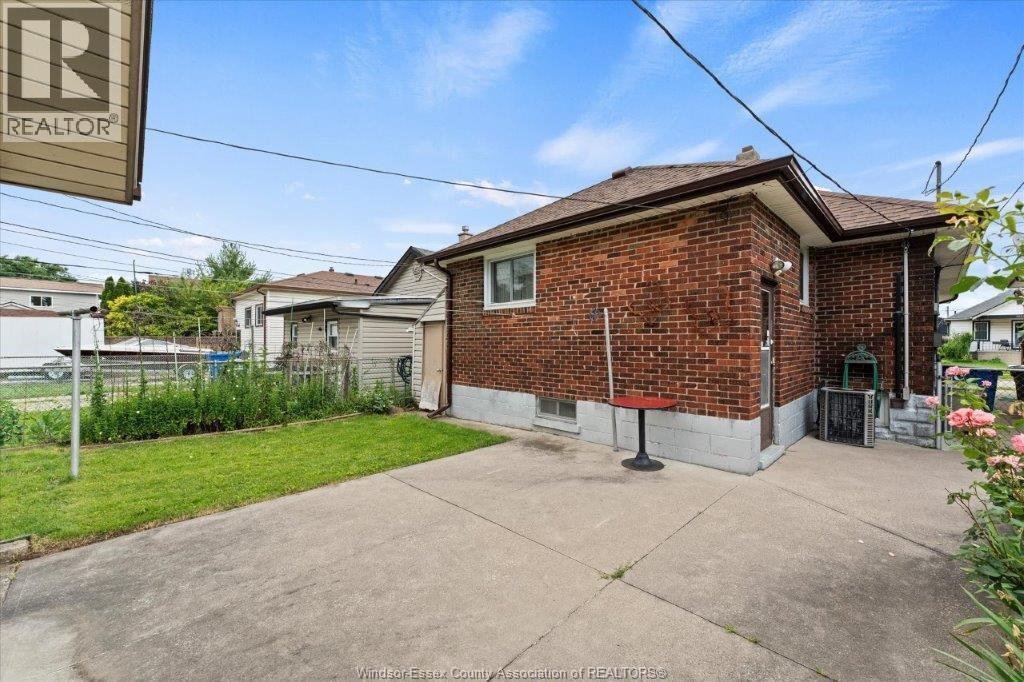 1663 Elsmere, Windsor, Ontario  N8X 4H5 - Photo 35 - 26018352