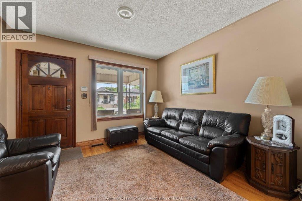 1663 Elsmere, Windsor, Ontario  N8X 4H5 - Photo 6 - 26018352