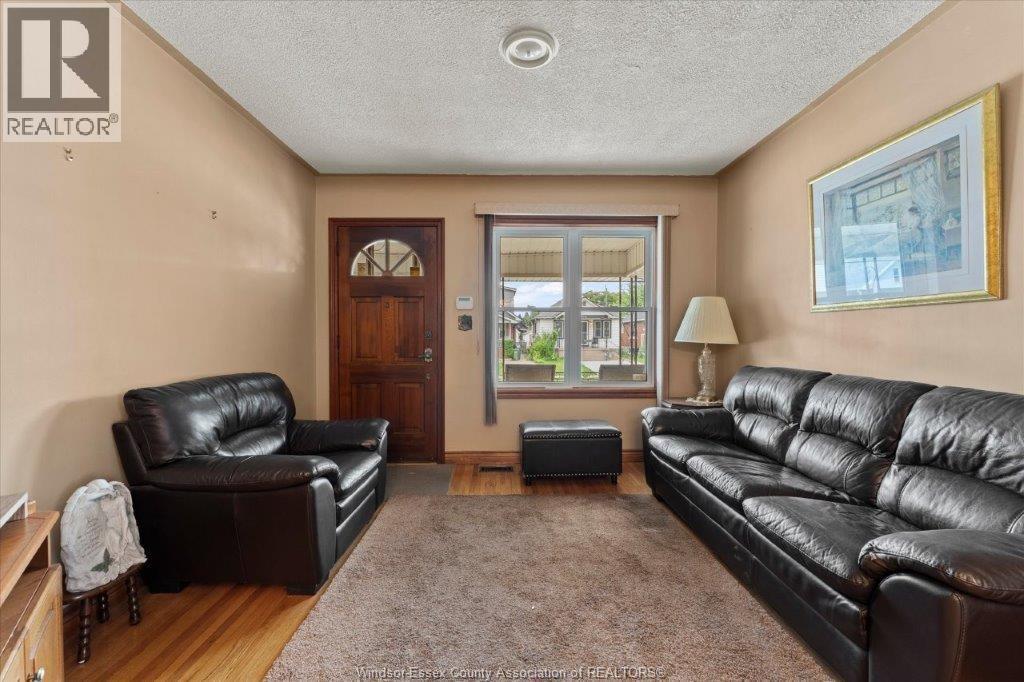 1663 Elsmere, Windsor, Ontario  N8X 4H5 - Photo 7 - 26018352