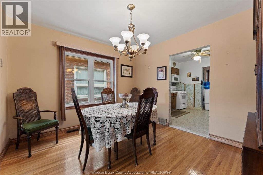1663 Elsmere, Windsor, Ontario  N8X 4H5 - Photo 8 - 26018352