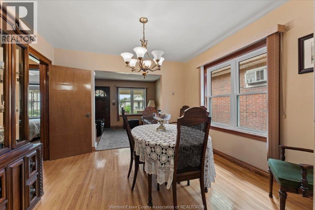 1663 Elsmere, Windsor, Ontario  N8X 4H5 - Photo 9 - 26018352