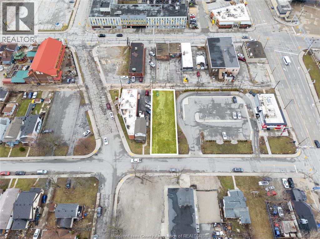 667 WINDSOR AVENUE, Windsor, Ontario