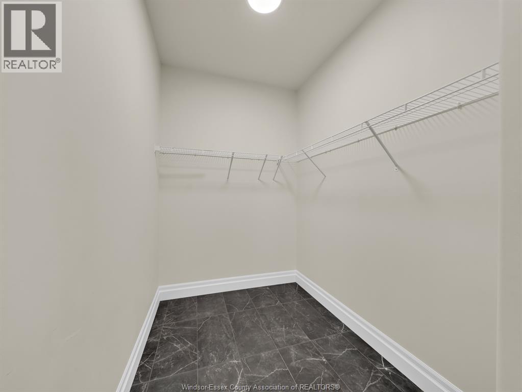 569 Holburn, Windsor, Ontario  N8X 0A3 - Photo 29 - 26018359