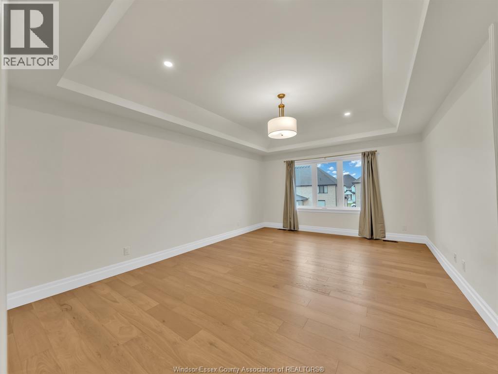 569 Holburn, Windsor, Ontario  N8X 0A3 - Photo 31 - 26018359