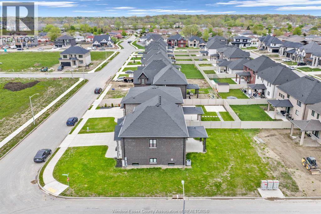 569 Holburn, Windsor, Ontario  N8X 0A3 - Photo 4 - 26018359