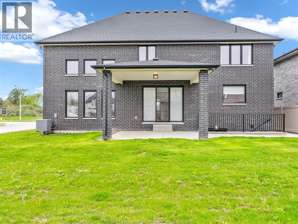 569 Holburn, Windsor, Ontario  N8X 0A3 - Photo 8 - 26018359