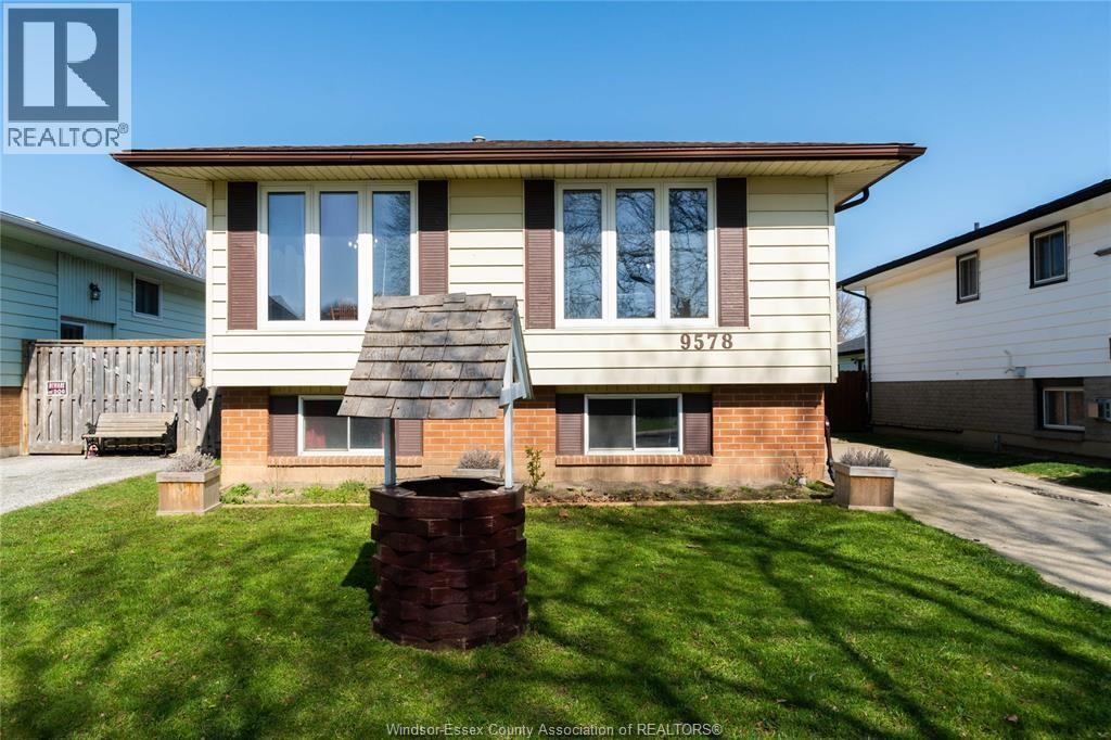 9578 Avery Unit# Main, Windsor, Ontario  N8R 2A2 - Photo 1 - 26018293