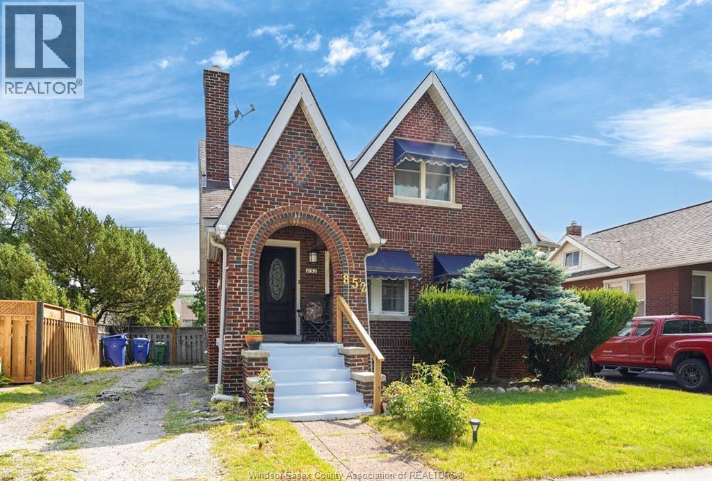 852 Reedmere, Windsor, Ontario  N8S 2L7 - Photo 1 - 26018083