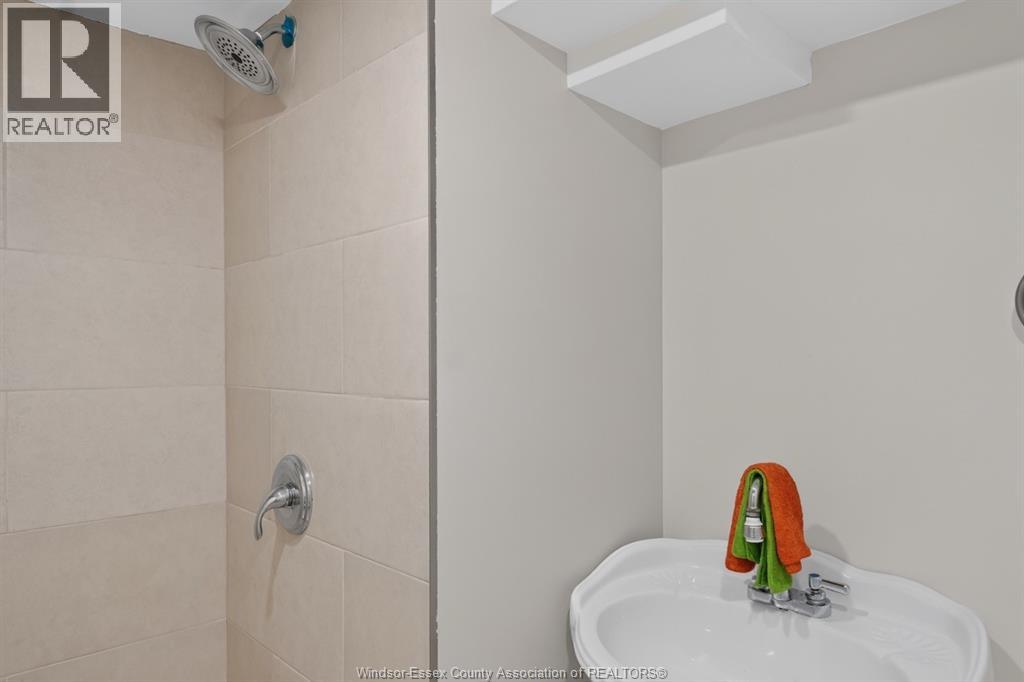 852 Reedmere, Windsor, Ontario  N8S 2L7 - Photo 25 - 26018083