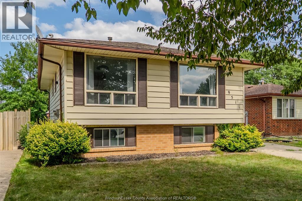 9511 Avery Lane, Windsor, Ontario  N8R 2C1 - Photo 2 - 26018342