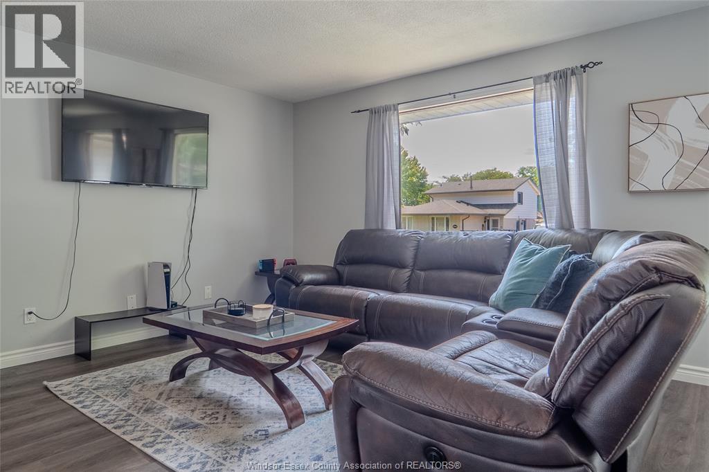 9511 Avery Lane, Windsor, Ontario  N8R 2C1 - Photo 3 - 26018342