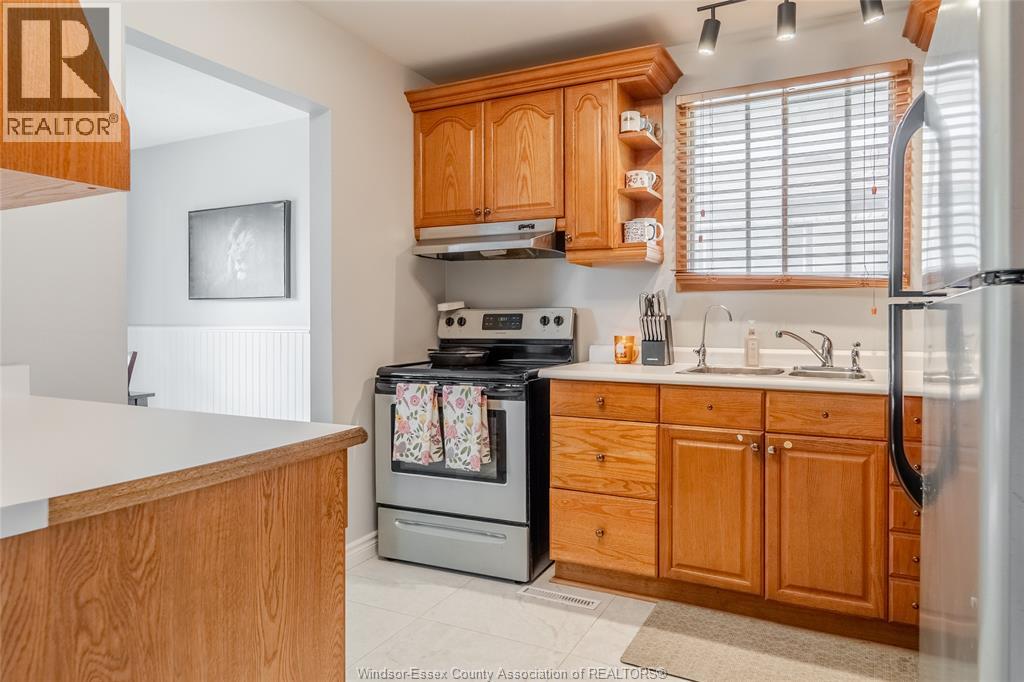 9511 Avery Lane, Windsor, Ontario  N8R 2C1 - Photo 8 - 26018342