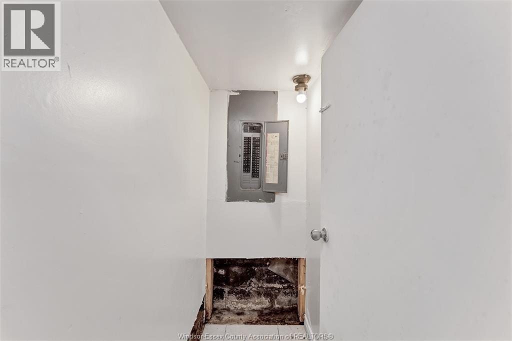 418 Caron Avenue, Windsor, Ontario  N9A 5B4 - Photo 17 - 26018267