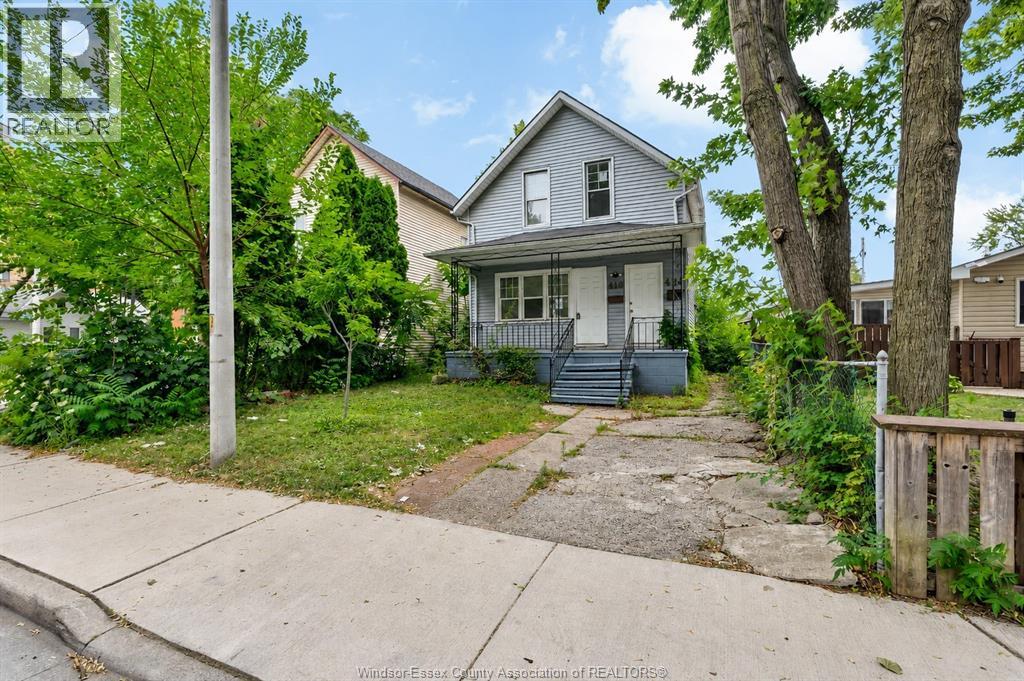 418 Caron Avenue, Windsor, Ontario  N9A 5B4 - Photo 1 - 26018265