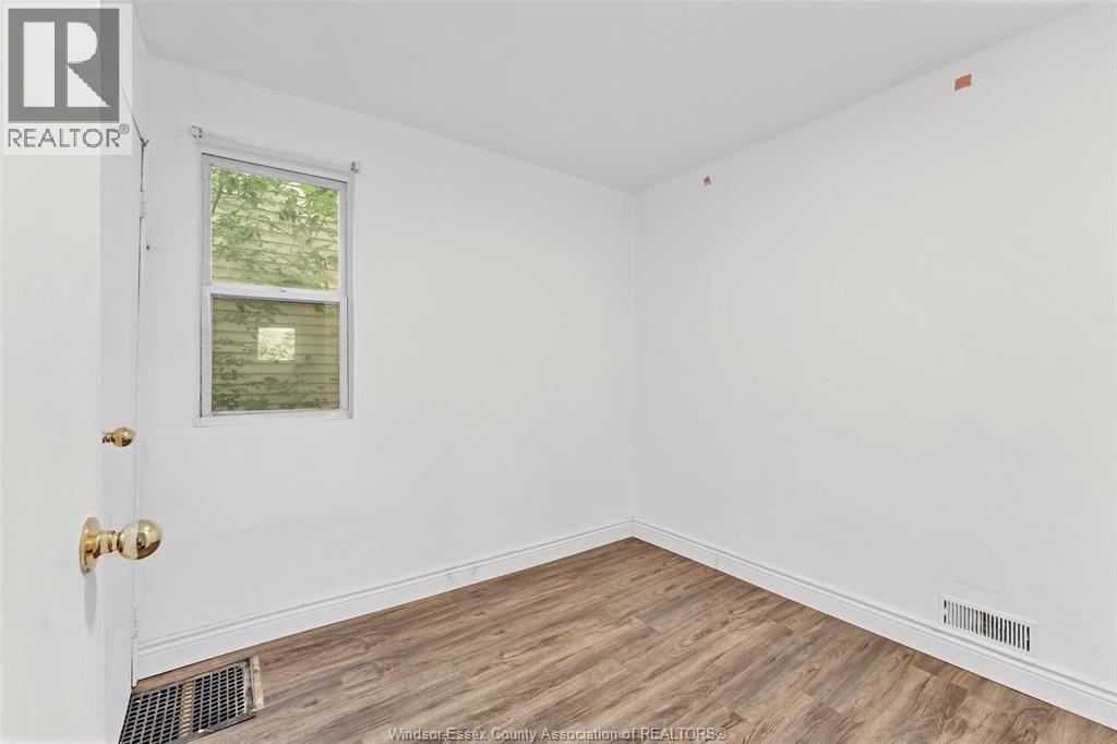 418 Caron Avenue, Windsor, Ontario  N9A 5B4 - Photo 12 - 26018265