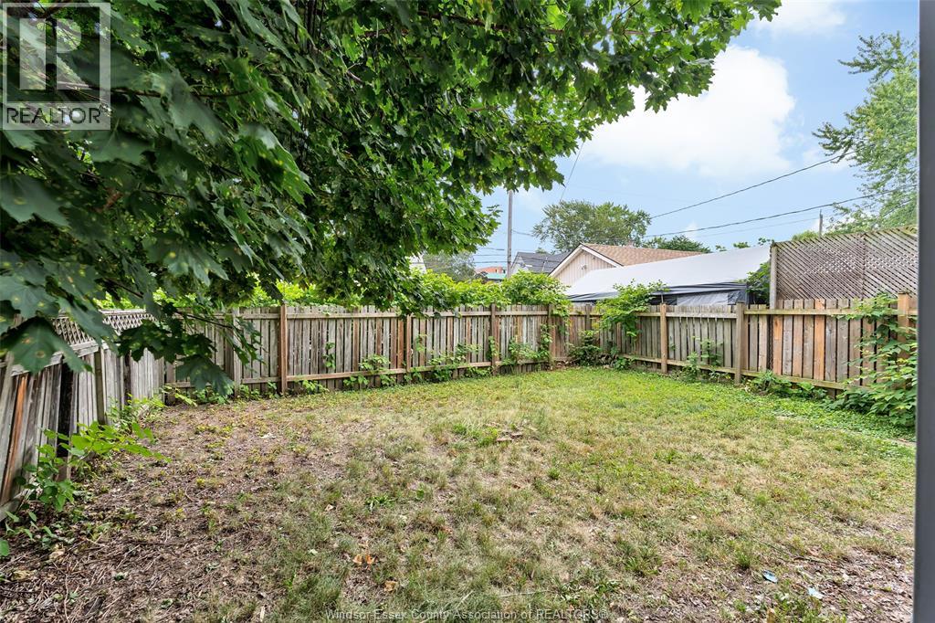 418 Caron Avenue, Windsor, Ontario  N9A 5B4 - Photo 4 - 26018265