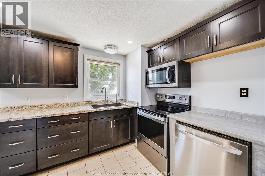 10395 Caledon Court, Windsor, Ontario  N8R 1C7 - Photo 16 - 26018413