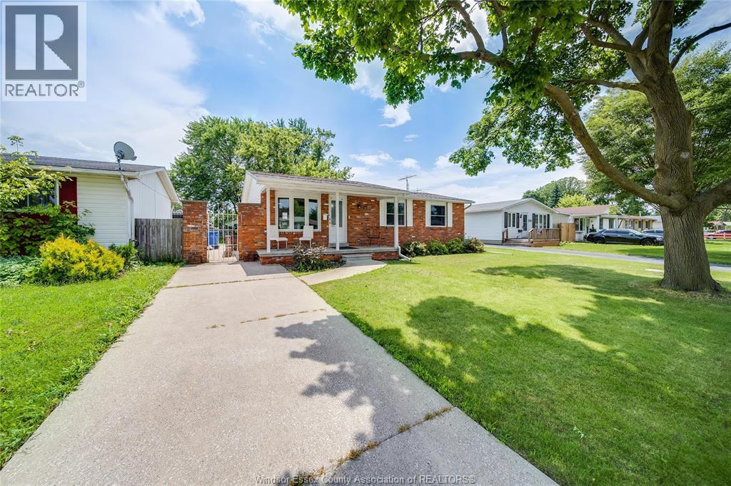 10395 Caledon Court, Windsor, Ontario  N8R 1C7 - Photo 3 - 26018413