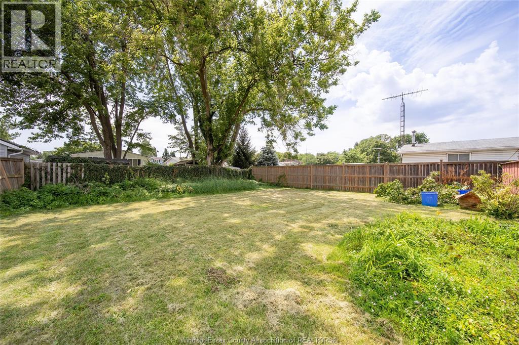 10395 Caledon Court, Windsor, Ontario  N8R 1C7 - Photo 47 - 26018413