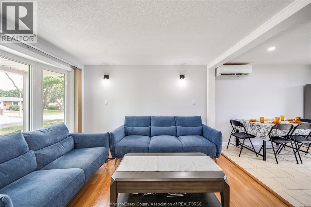 10395 Caledon Court, Windsor, Ontario  N8R 1C7 - Photo 7 - 26018413