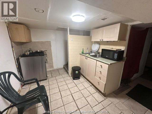 880 Moy Avenue, Windsor, Ontario  N9A 2N8 - Photo 16 - 26018414