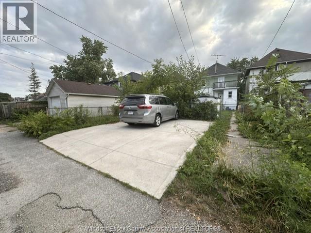 880 Moy Avenue, Windsor, Ontario  N9A 2N8 - Photo 3 - 26018414
