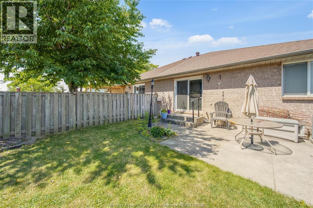 1556 Heatherglen Drive, Tecumseh, Ontario  N8N 5B4 - Photo 2 - 26017981