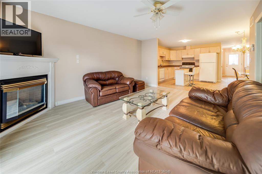 1556 Heatherglen Drive, Tecumseh, Ontario  N8N 5B4 - Photo 5 - 26017981